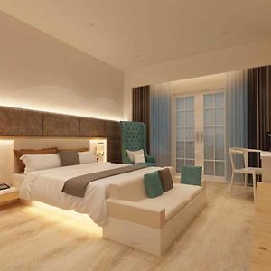 Pool view room